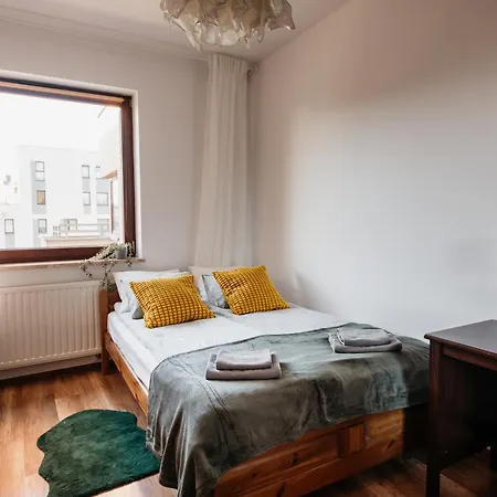 2-room With Garage And Air Conditioning In The Center Apartament