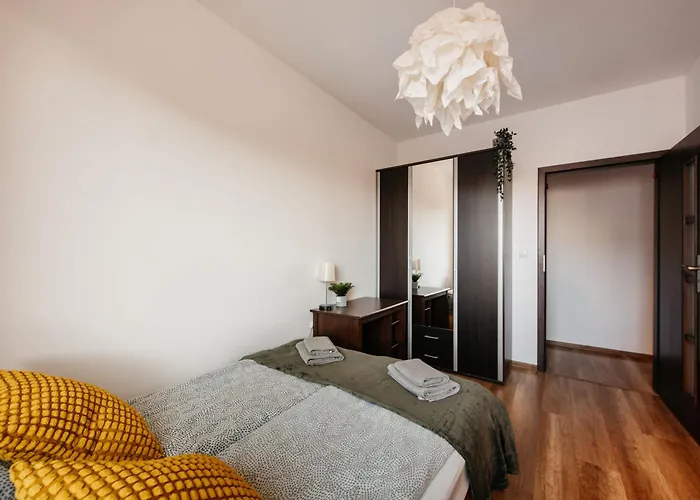 2-room With Garage And Air Conditioning In The Center *