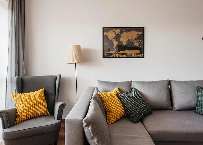 2-room With Garage And Air Conditioning In The Center דירה *